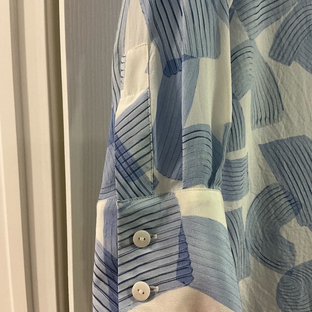 Club Monaco Silk Blue and White Shirt long flow dress shirt - Picture 3 of 5